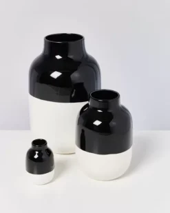 Motel a Miio Vasen>Nuno Vase M Schwarz Weis